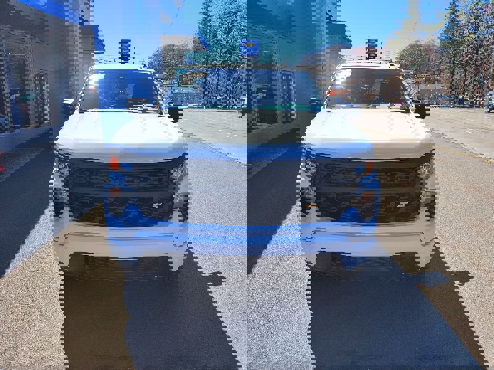 Used 2023 Chevrolet Silverado 1500 Custom image 3