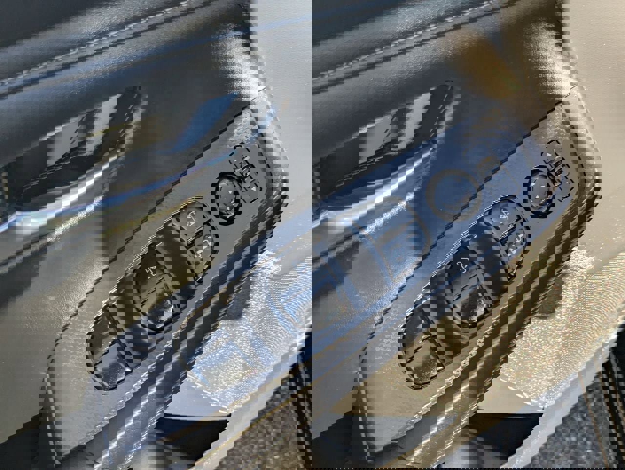 Certified 2025 Nissan Sentra SV image 21