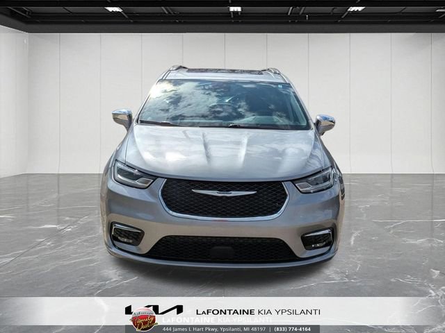 Used 2021 Chrysler Pacifica Limited AWD/4WD image 8