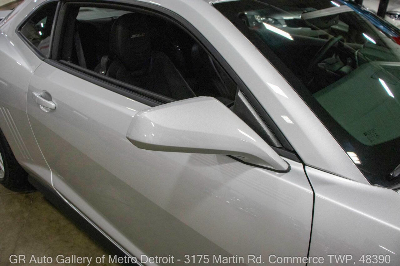 Used 2012 Chevrolet Camaro ZL1 image 32