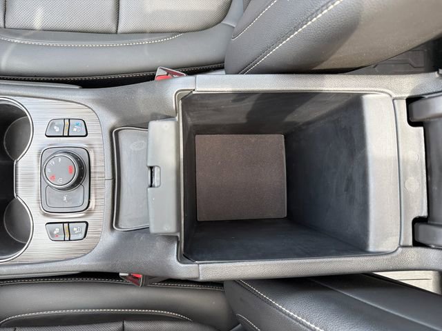 Used 2023 GMC Acadia SLT w/ Technology Package AWD/4WD image 28