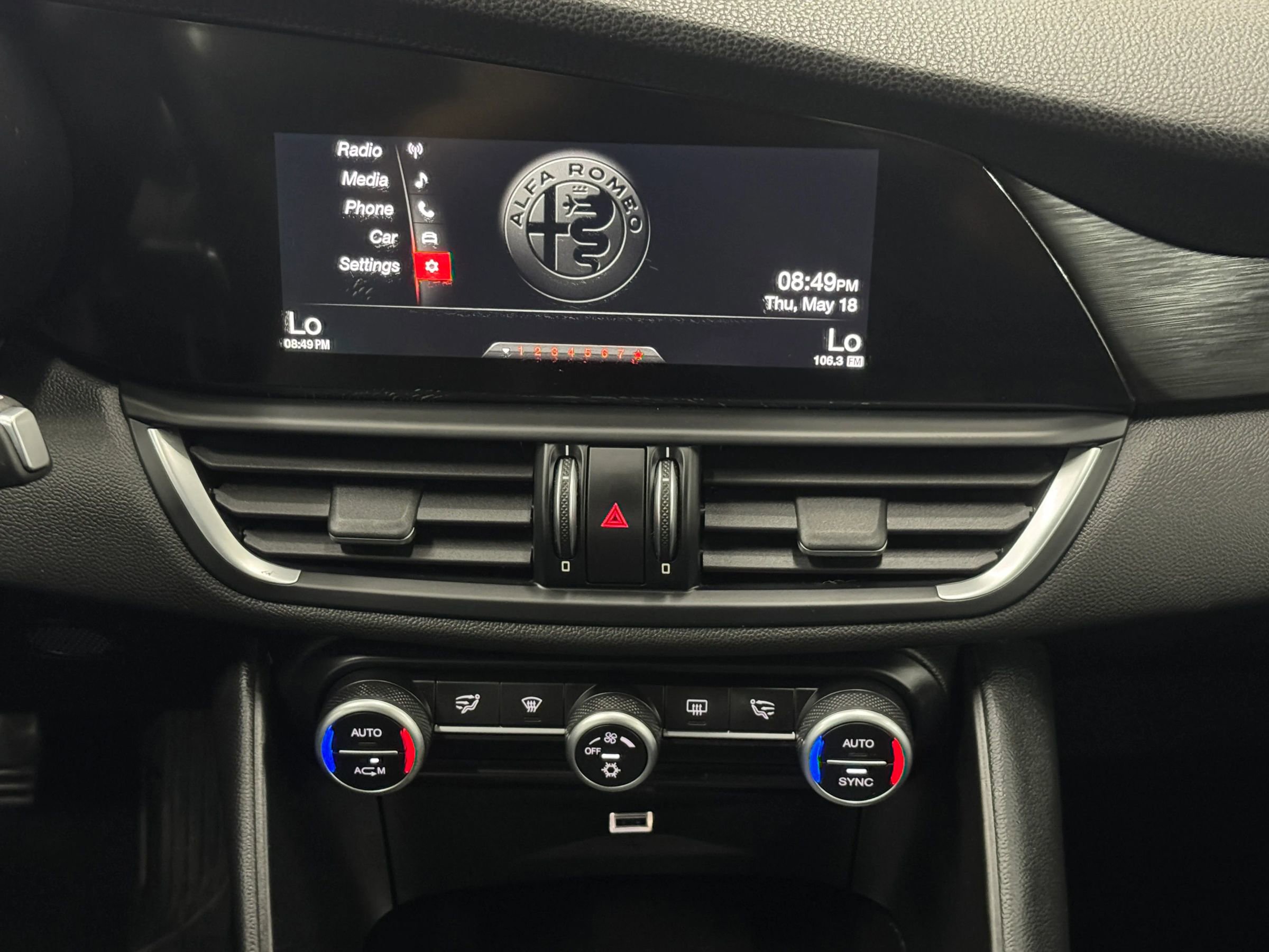 Used 2017 Alfa Romeo Giulia image 33