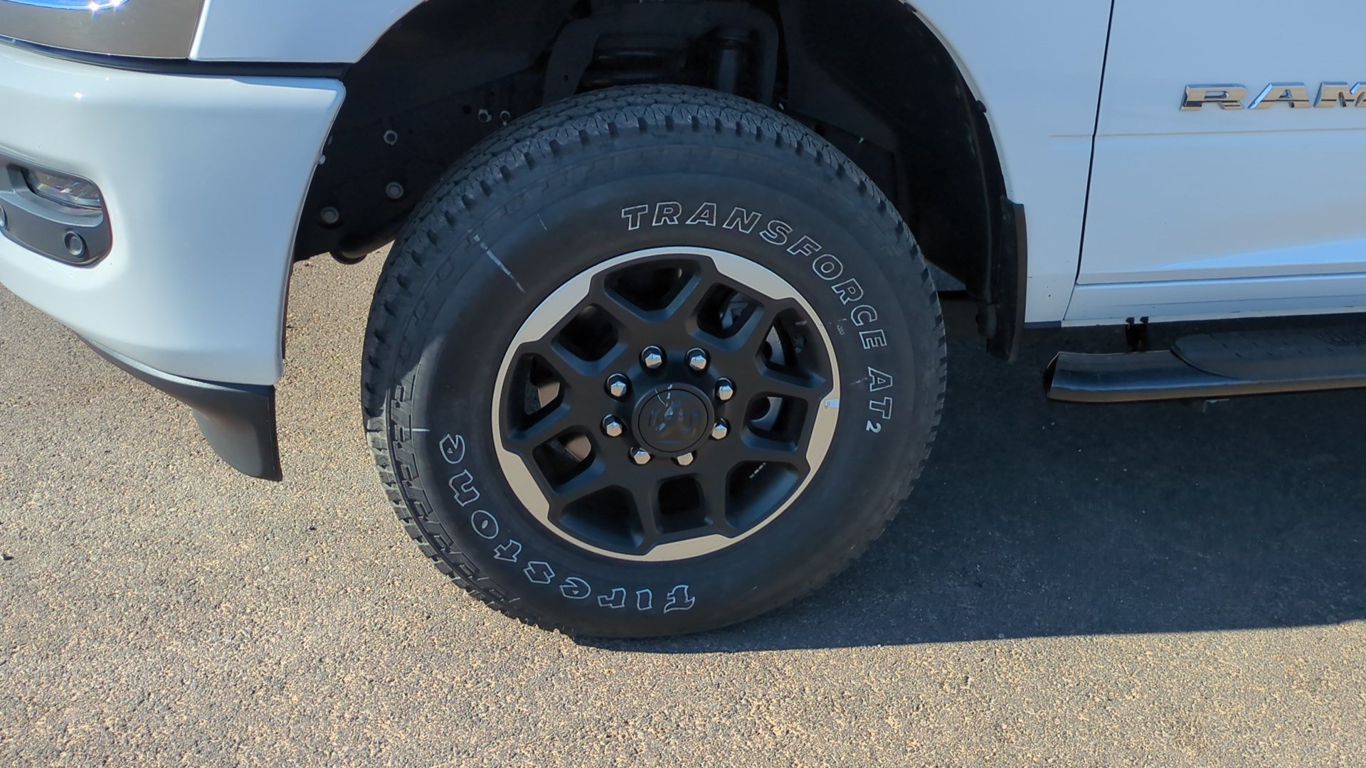 Used 2025 RAM 2500 Laramie AWD/4WD image 11