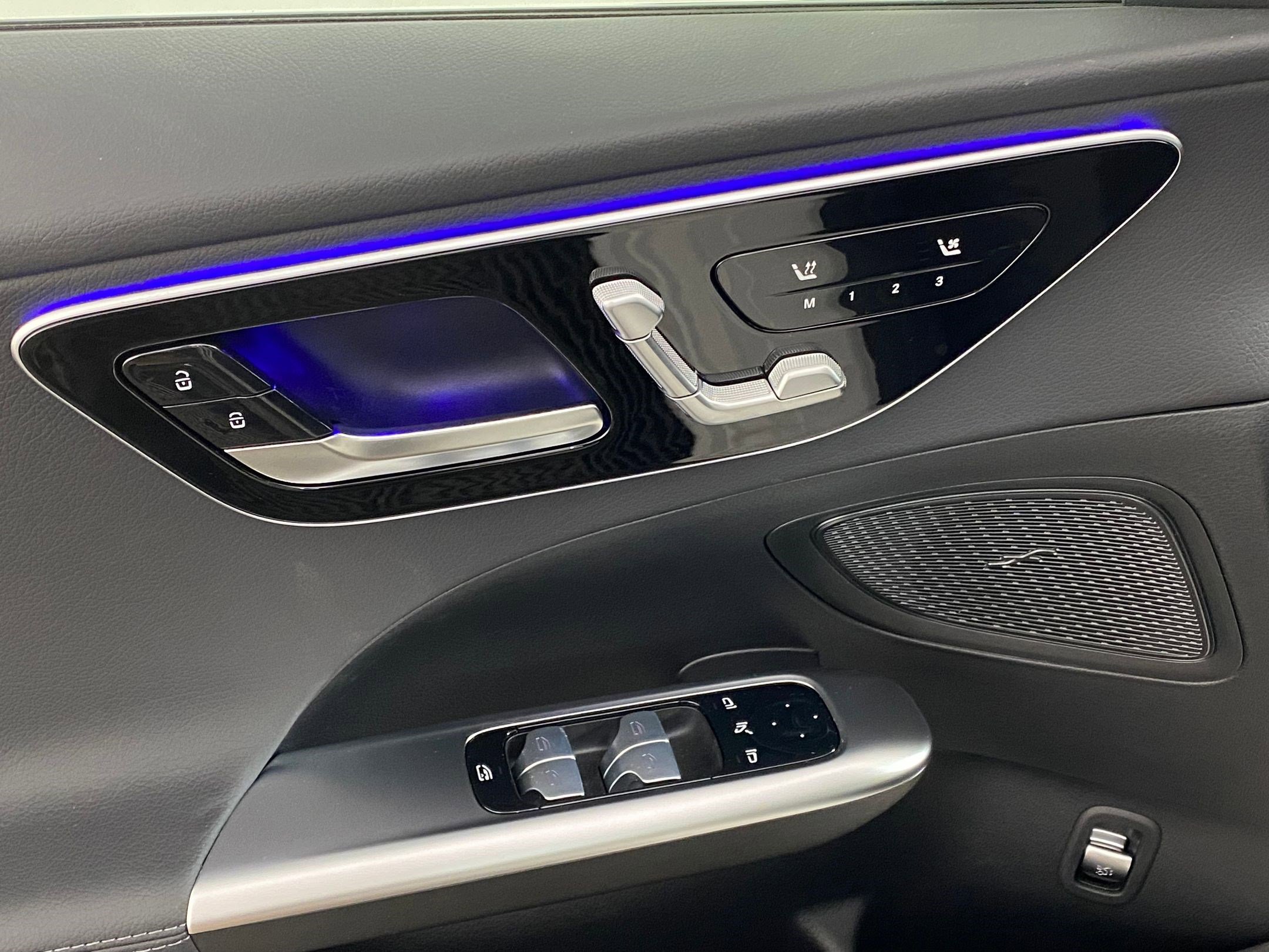 Used 2025 Mercedes-Benz C 300 4MATIC Sedan image 24