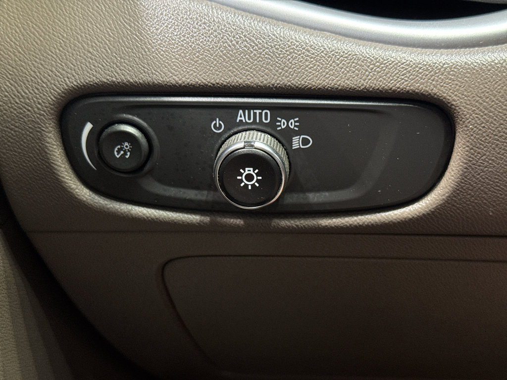 Used 2024 Chevrolet Malibu LT FWD image 28