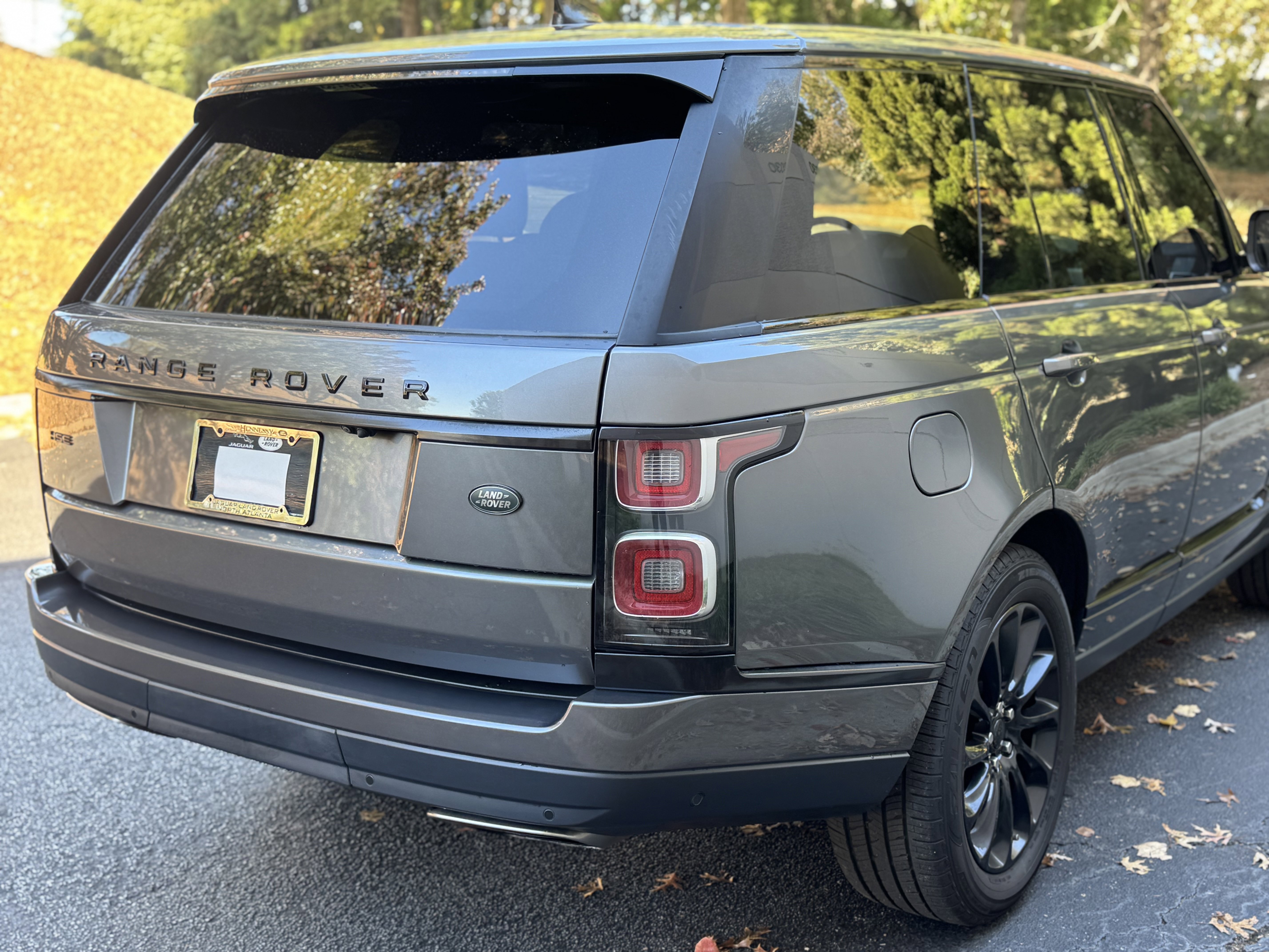 Used 2018 Land Rover Range Rover HSE image 23