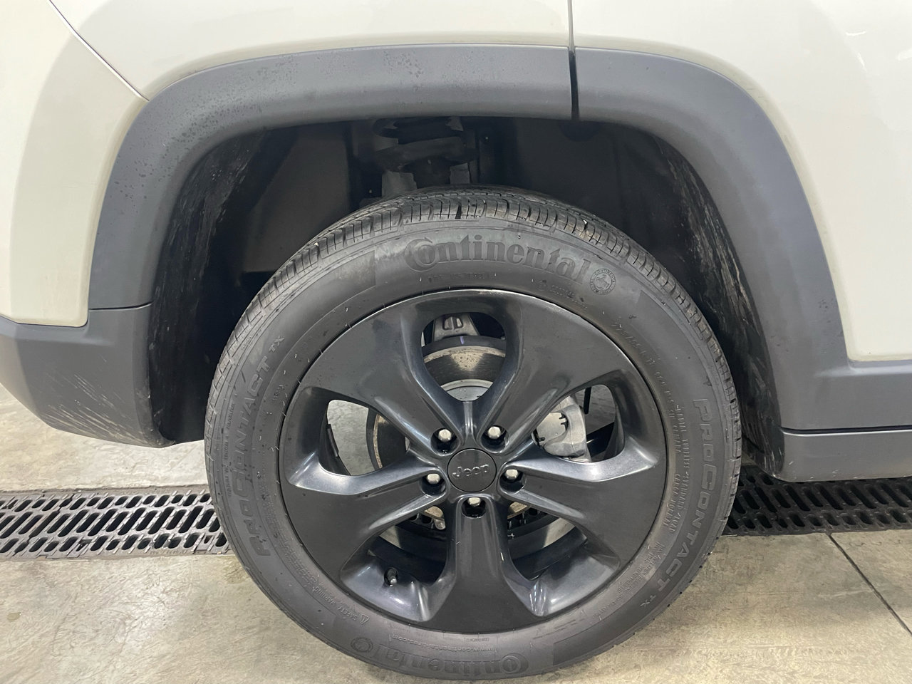 Used 2021 Jeep Compass Altitude image 25