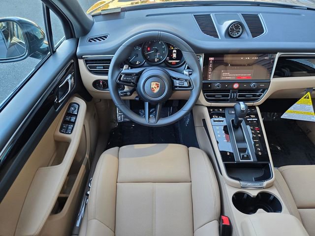 Used 2026 Porsche Macan image 14