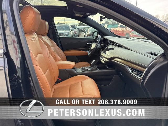 Used 2020 Cadillac XT4 Premium Luxury image 12