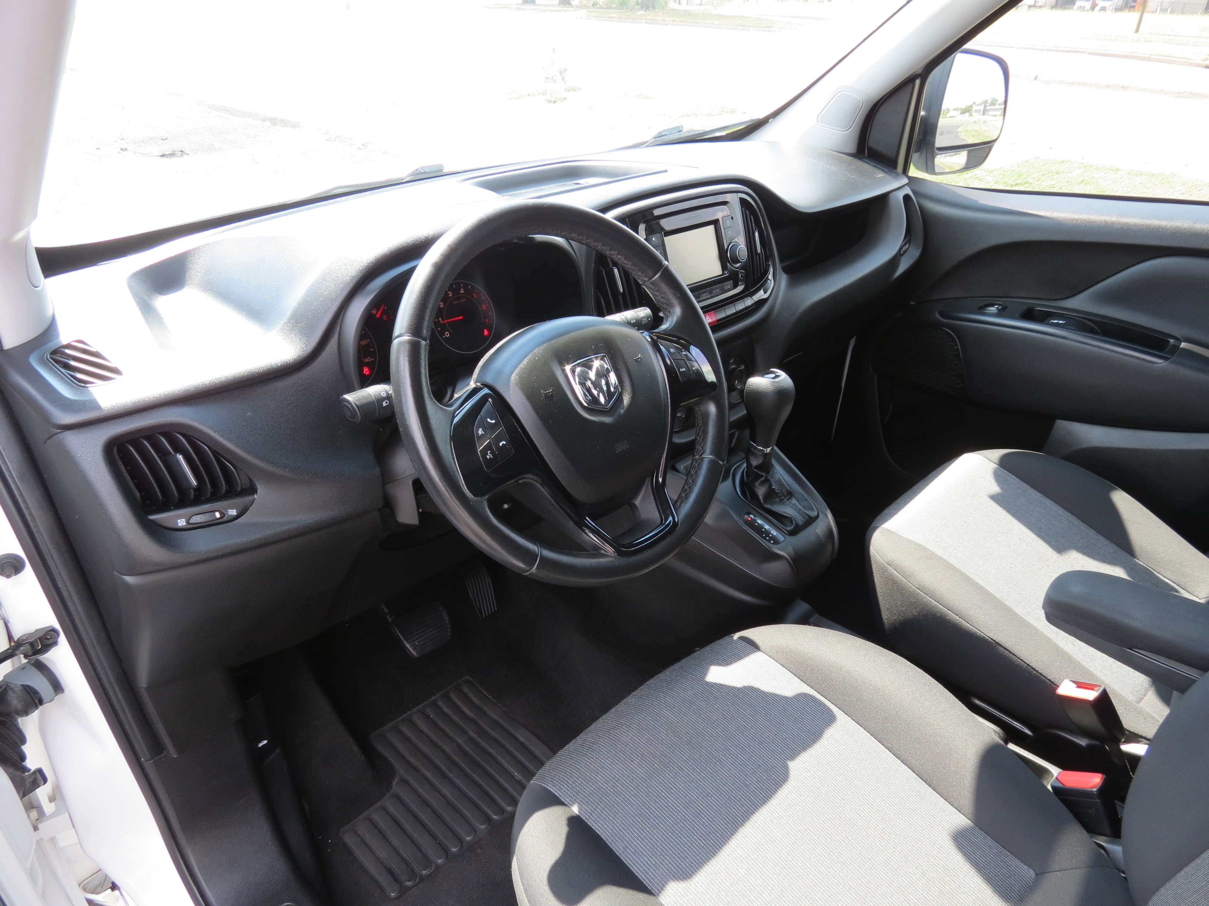 Used 2018 RAM ProMaster City Tradesman SLT image 29