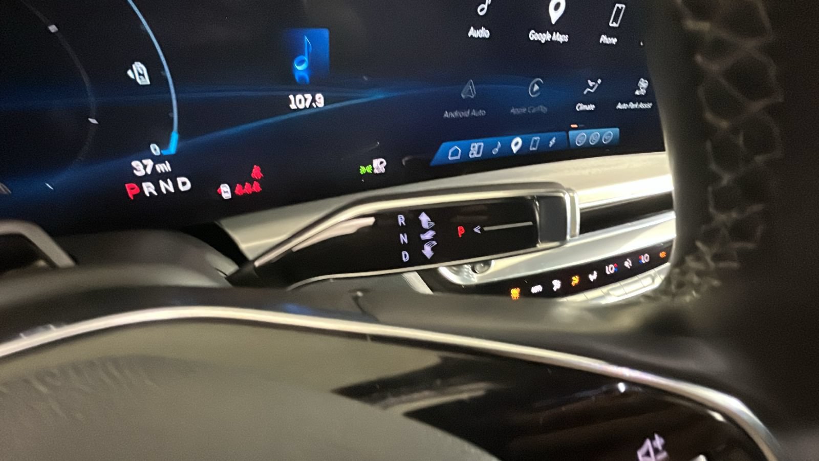 Used 2023 Cadillac Lyriq AWD image 25