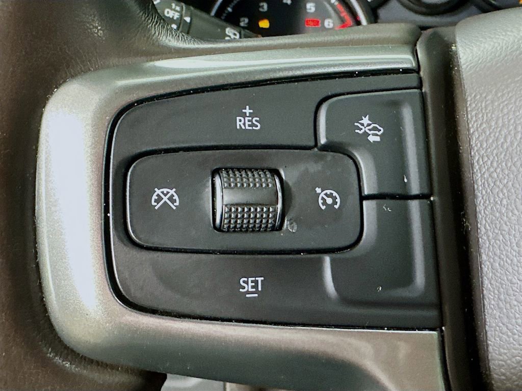 Used 2021 Chevrolet Suburban LT w/ Rear Media and Nav Package RWD image 24