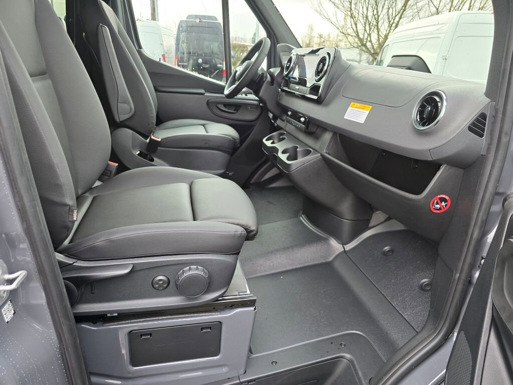 New 2026 Mercedes-Benz Sprinter 2500 image 13