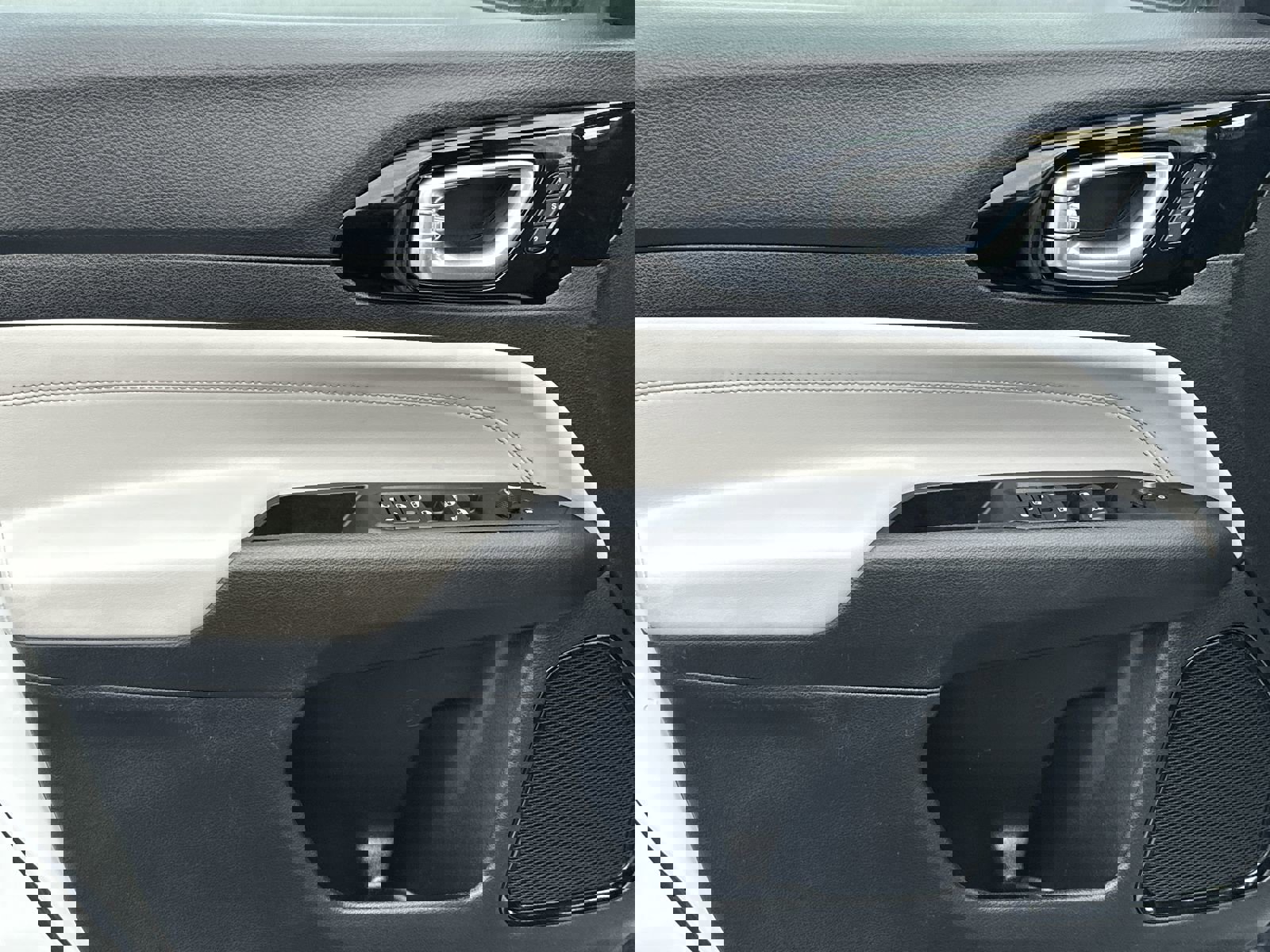 Used 2022 Jeep Compass Limited w/ Elite Group image 14