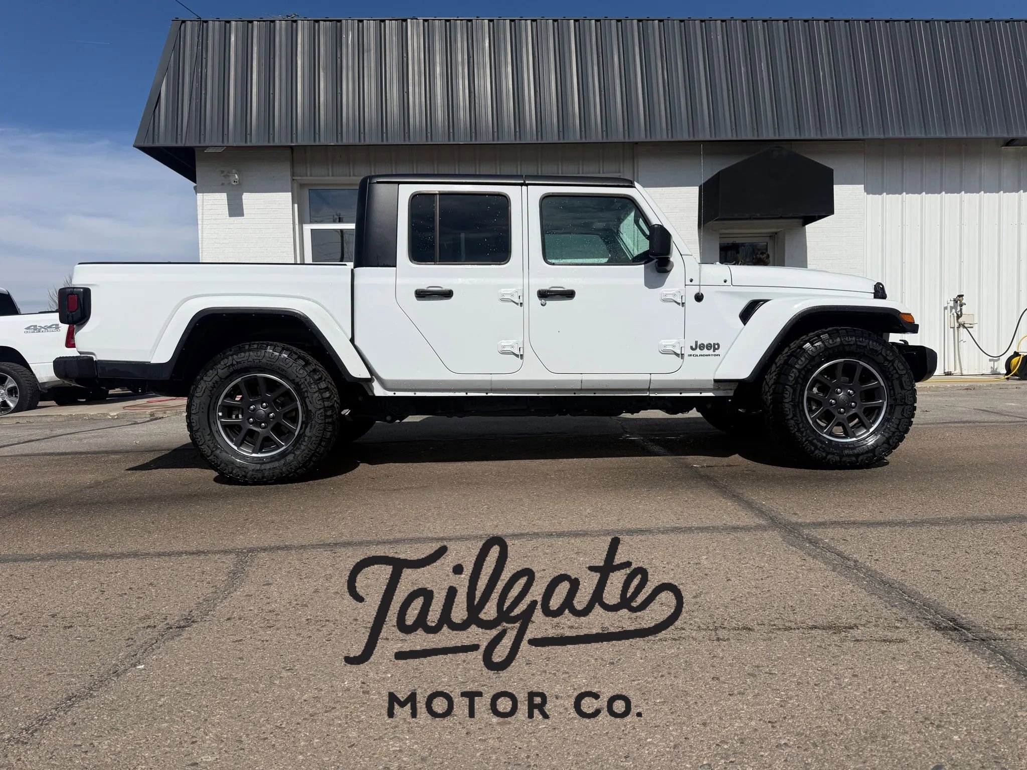 Used 2023 Jeep Gladiator Overland image 1