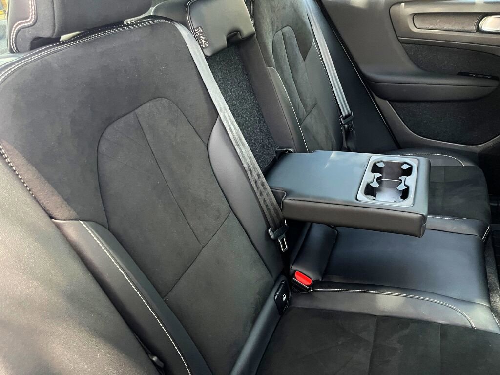 Used 2021 Volvo XC40 T5 R-Design w/ Climate Package AWD/4WD image 28