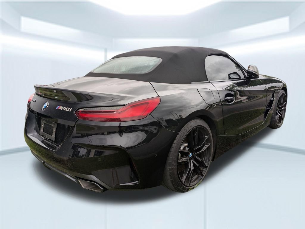 Used 2022 BMW Z4 M40i w/ Premium Package RWD image 2