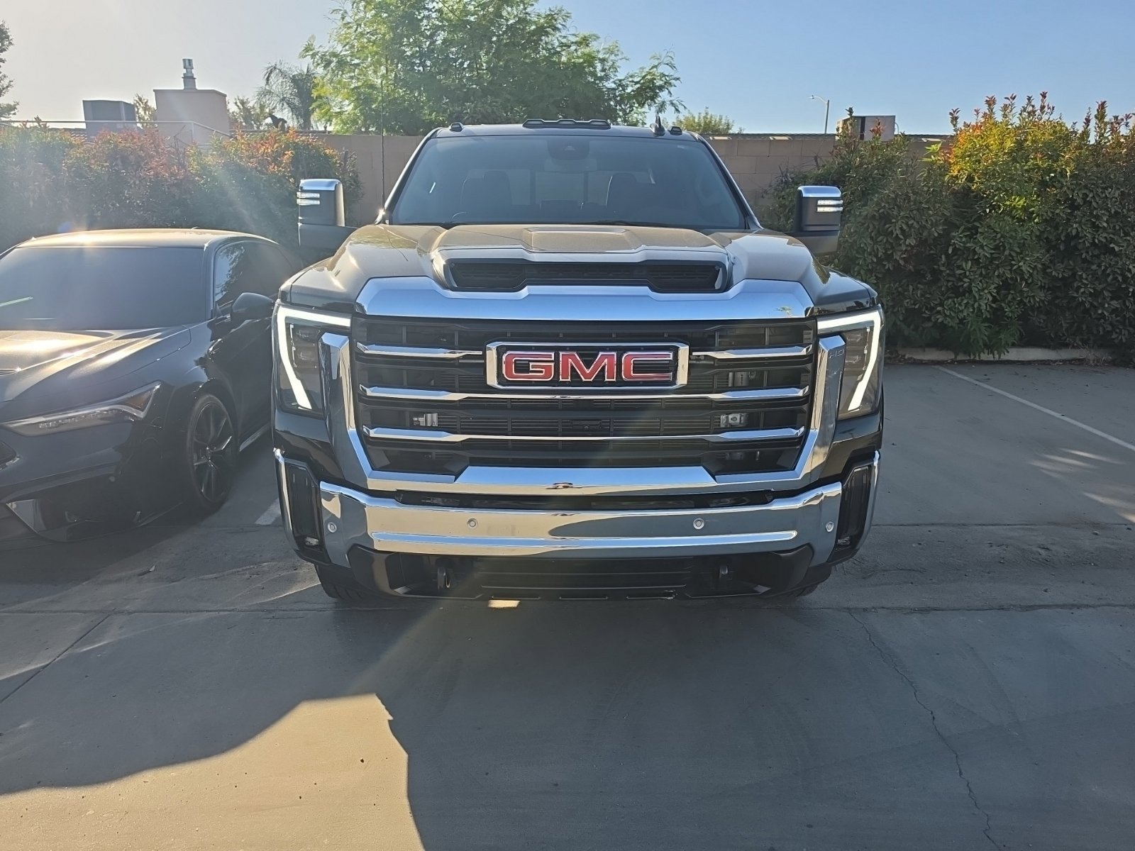 Used 2025 GMC Sierra 3500 SLT w/ Texas SLT Premium Package AWD/4WD image 2