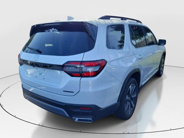 Used 2023 Honda Pilot Touring image 5