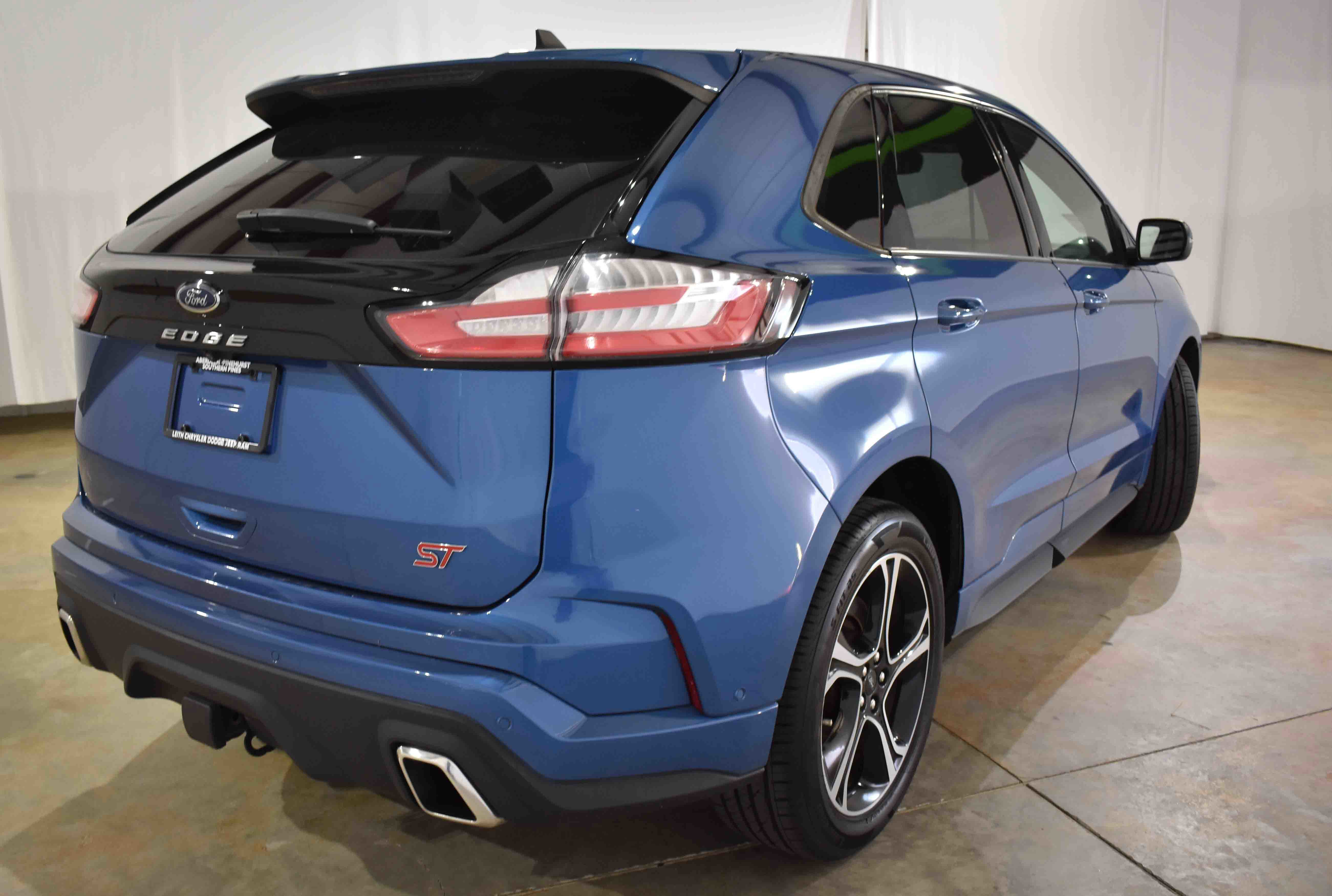 Used 2021 Ford Edge ST w/ Equipment Group 401A image 9