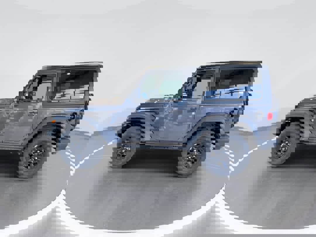 Used 2025 Jeep Wrangler Sport image 5