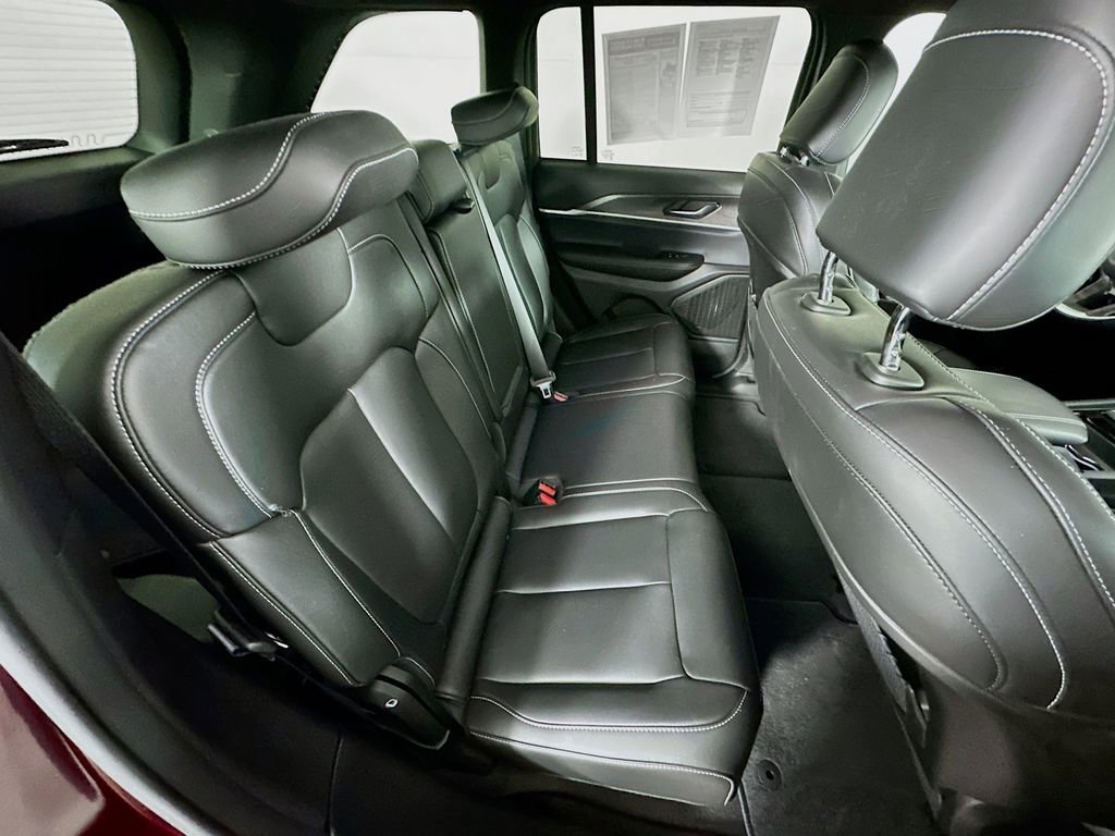 Certified 2025 Jeep Grand Cherokee Limited image 38