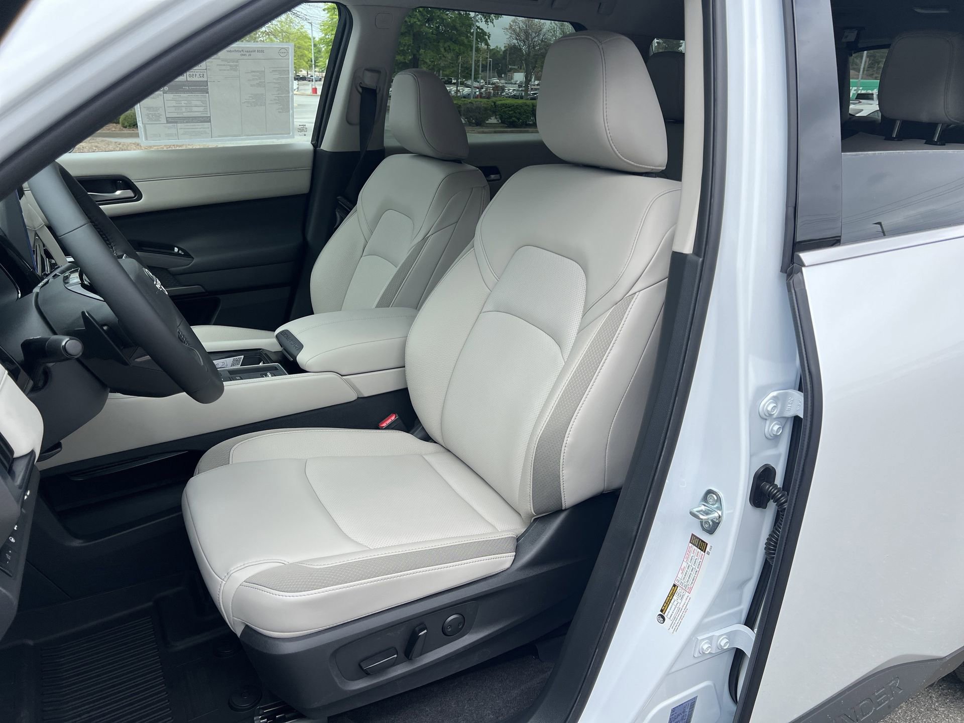 New 2026 Nissan Pathfinder SL image 14