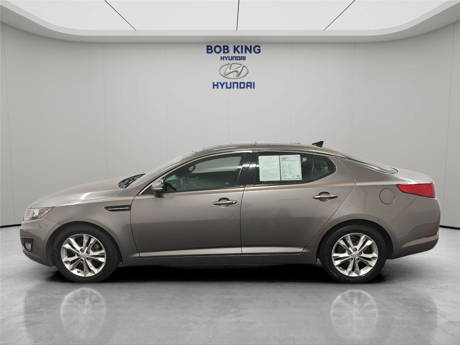 Used 2012 Kia Optima EX w/ Premium Pkg FWD image 2