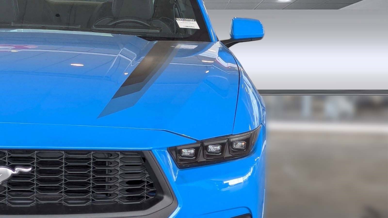 Used 2025 Ford Mustang Coupe image 11