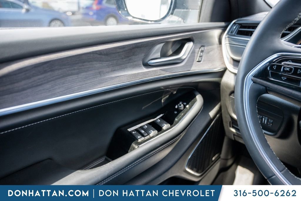 Used 2023 Jeep Grand Cherokee L Overland AWD/4WD image 17