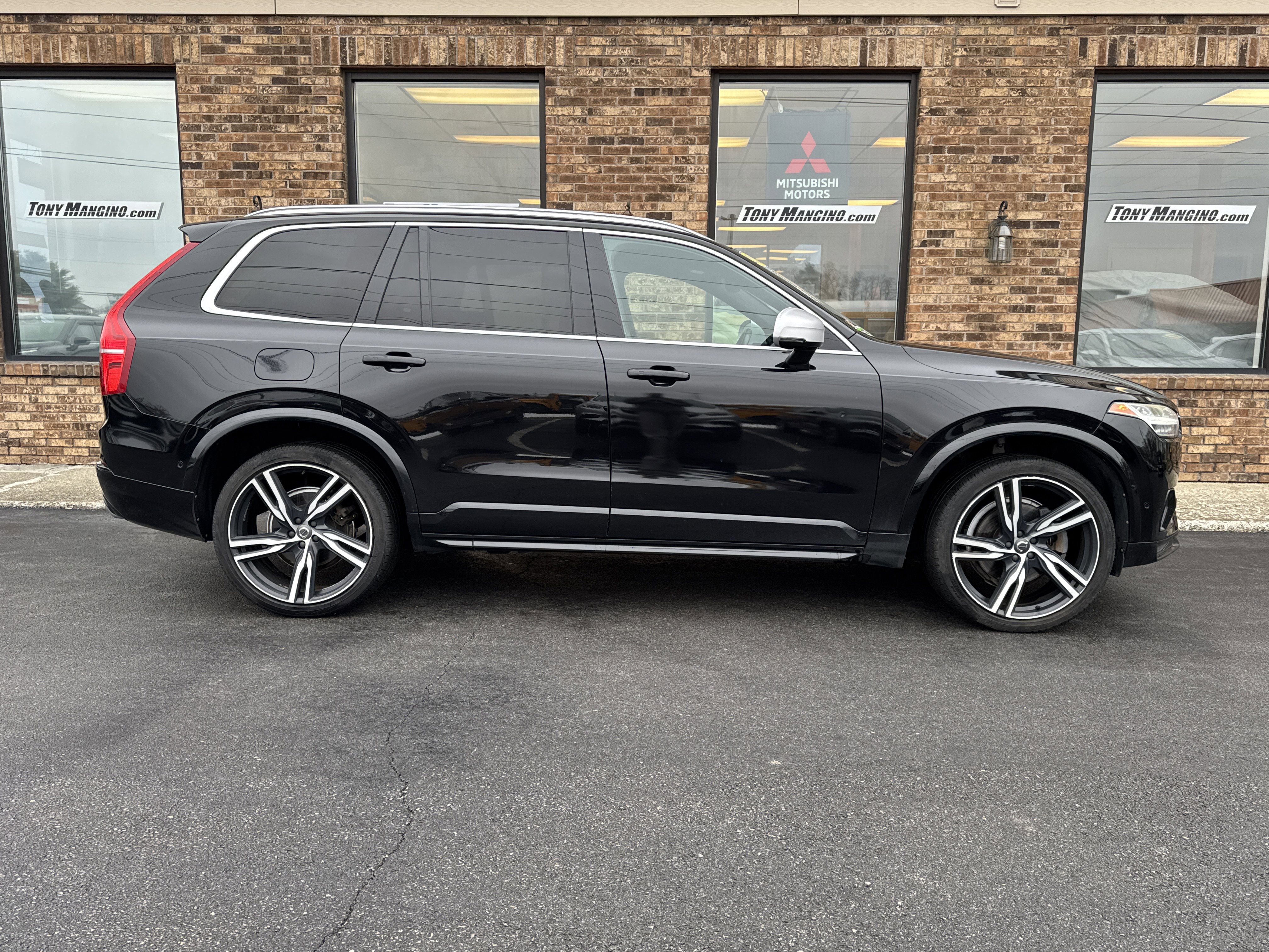 Used 2016 Volvo XC90 T6 R-Design w/ Vision Package image 6