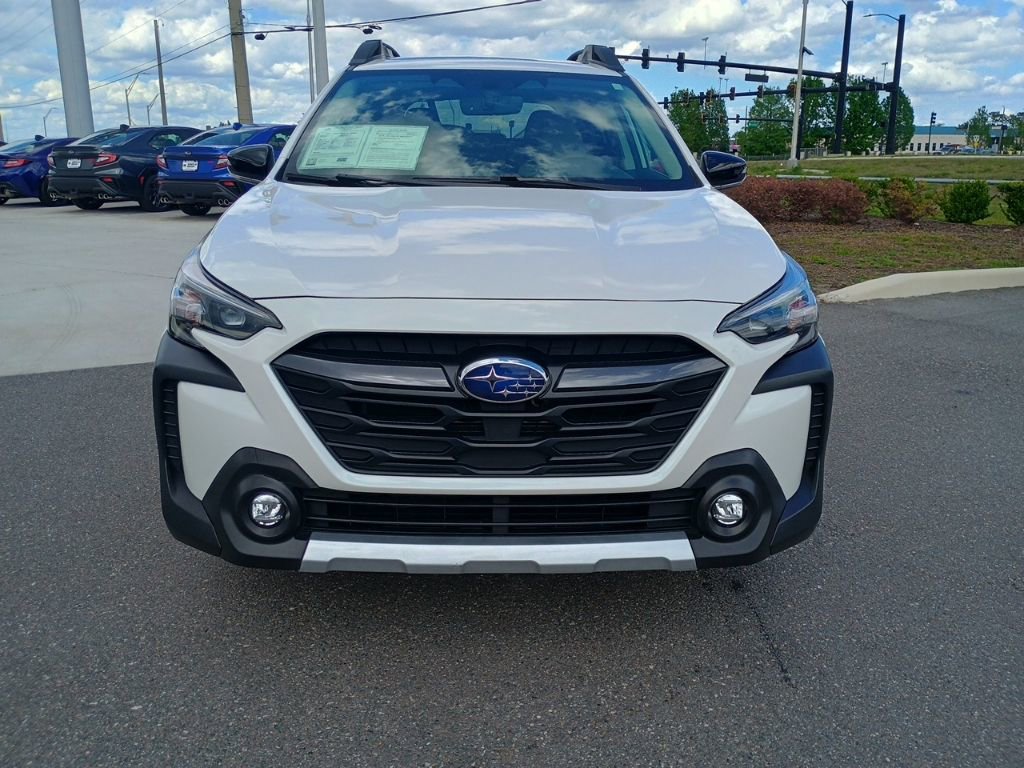 Certified 2025 Subaru Outback Limited AWD/4WD image 2