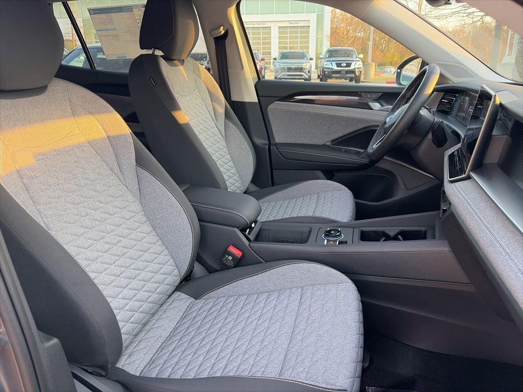 New 2026 Volkswagen Tiguan S FWD image 28