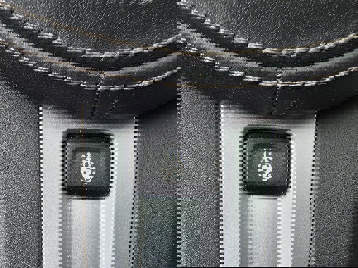 Used 2020 BMW X5 M50i w/ Premium Package image 37