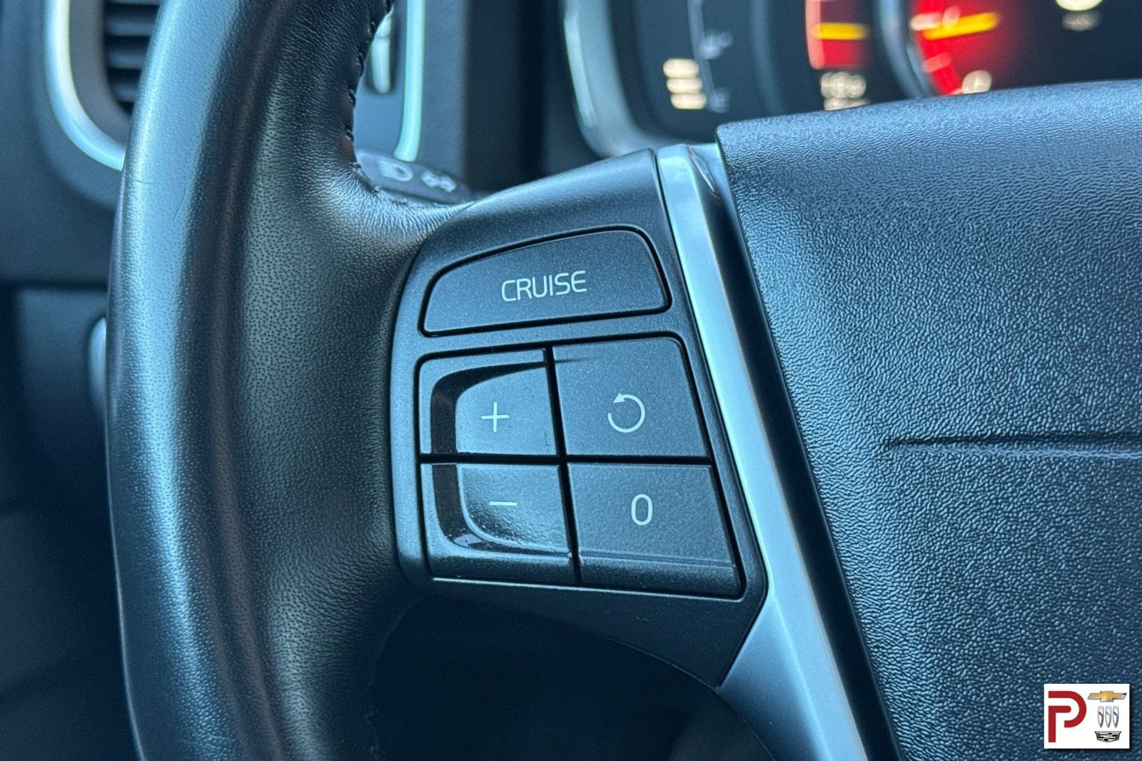 Used 2018 Volvo V60 T5 Cross Country image 29