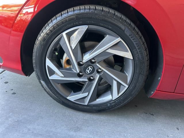 Certified 2025 Hyundai Elantra Sport image 33