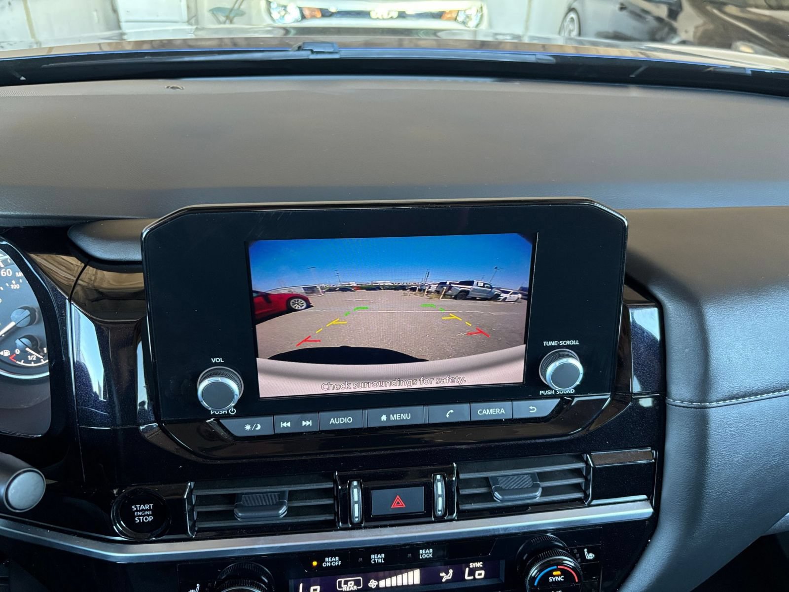 Used 2025 Nissan Pathfinder SV FWD image 25