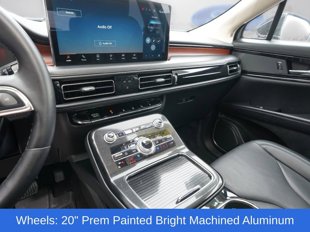 Used 2023 Lincoln Nautilus Reserve image 14