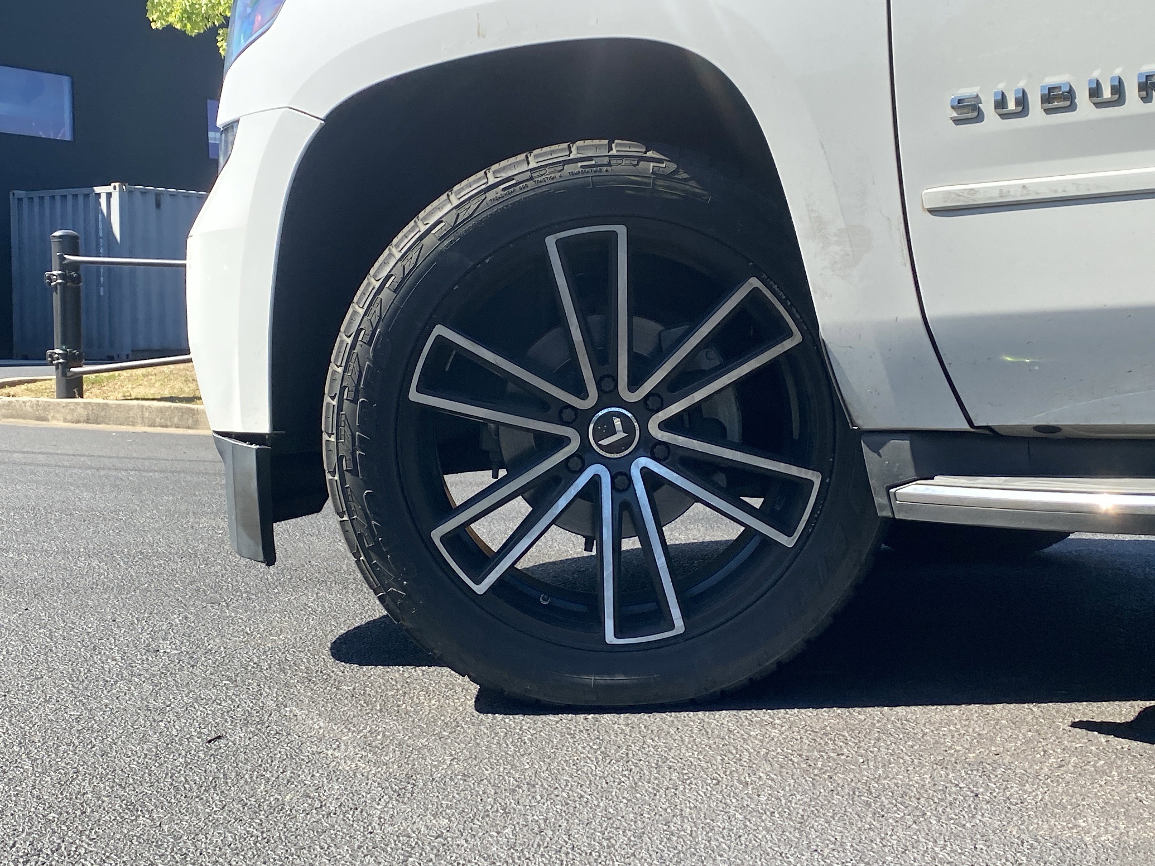 Used 2017 Chevrolet Suburban Premier RWD image 17