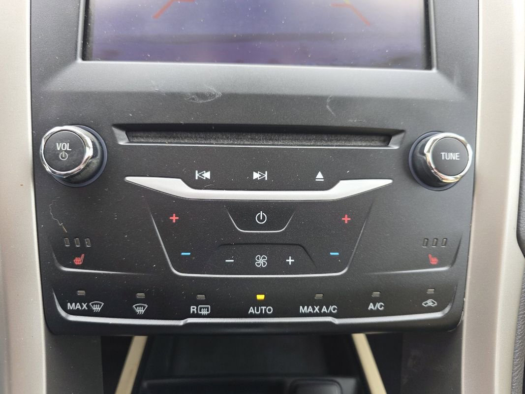 Used 2013 Ford Fusion SE FWD image 24
