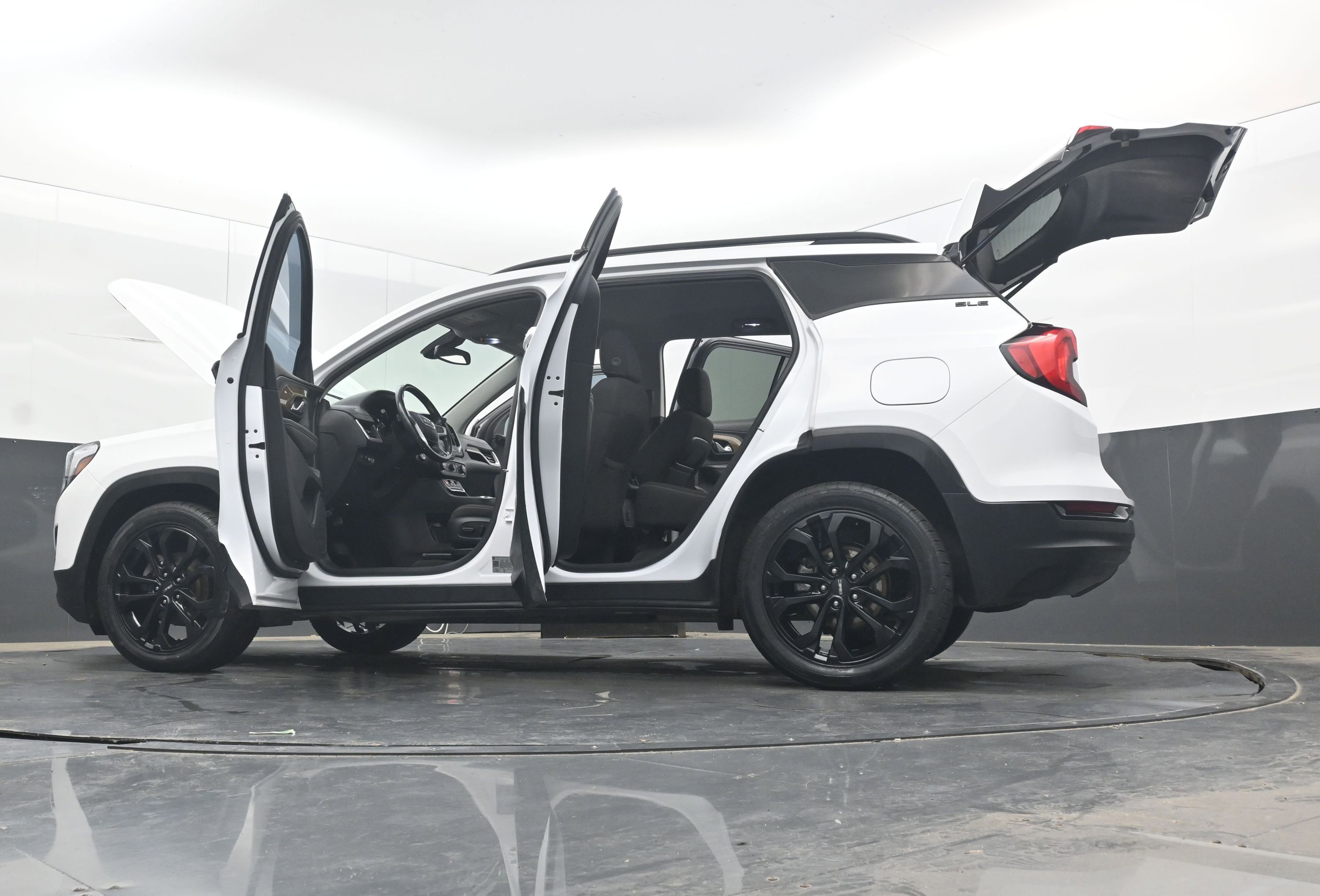 Used 2020 GMC Terrain SLE w/ Driver Convenience Package FWD image 41