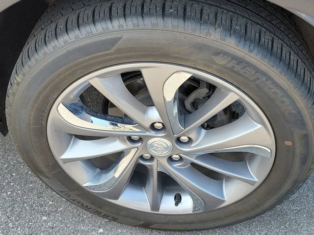 Used 2020 Buick Encore GX Essence w/ Experience Buick Package image 32