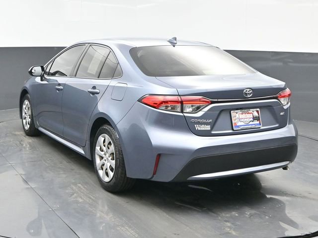 Used 2022 Toyota Corolla LE image 4