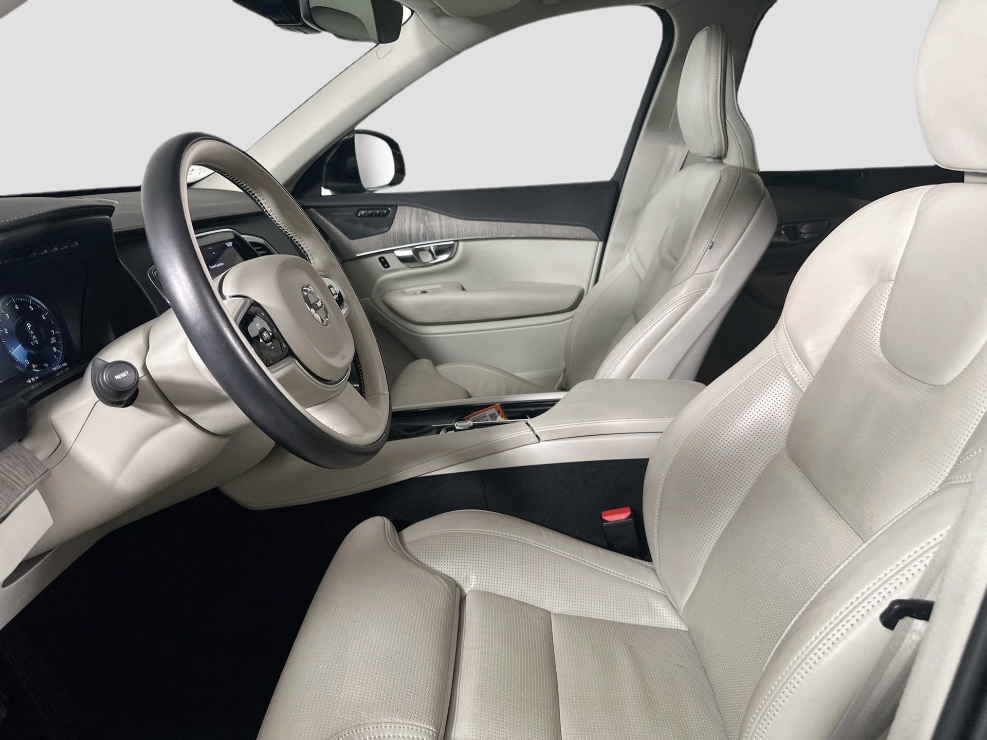 Certified 2024 Volvo XC90 B5 Plus image 22