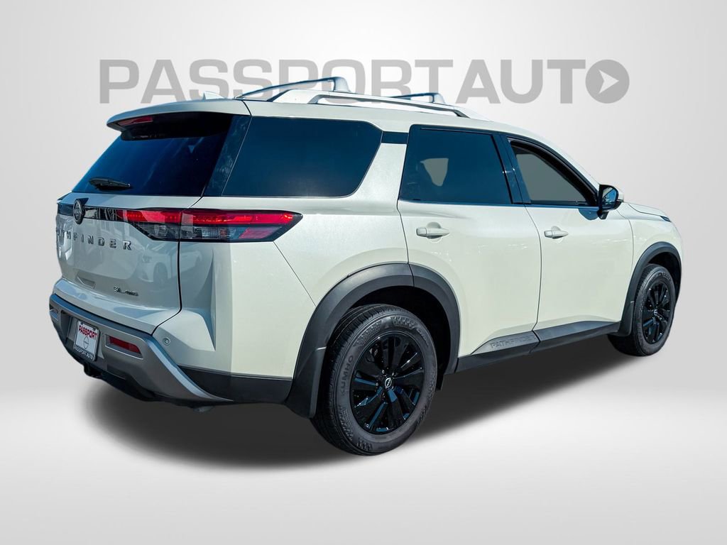 Certified 2024 Nissan Pathfinder SL image 9