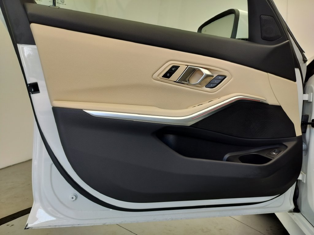 Certified 2026 BMW 330i Sedan w/ Convenience Package RWD image 6