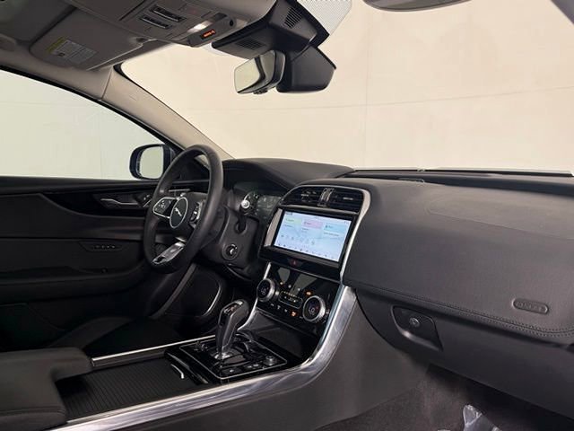 Used 2020 Jaguar XE S RWD image 20