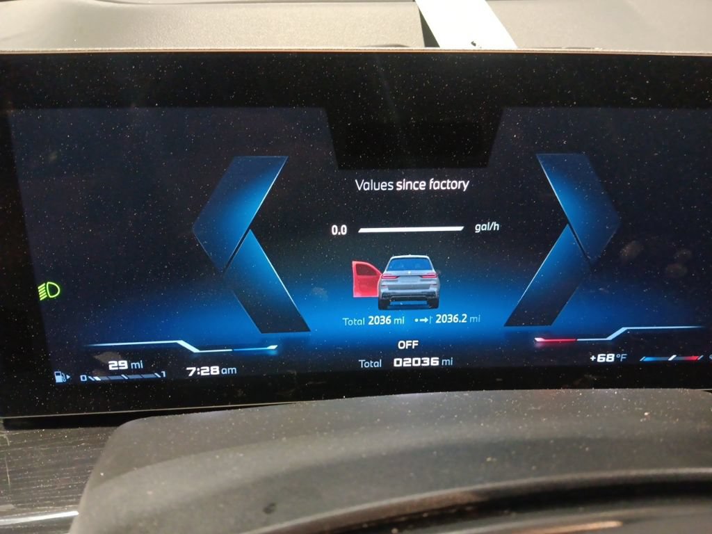 Certified 2025 BMW X7 M60i AWD/4WD image 4