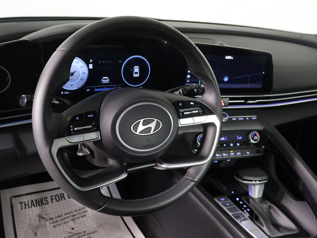 Used 2025 Hyundai Elantra Limited FWD image 41