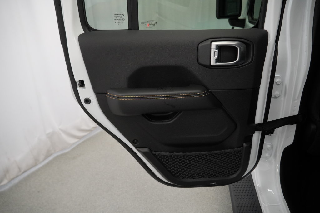 New 2026 Jeep Wrangler Unlimited Sahara AWD/4WD image 30